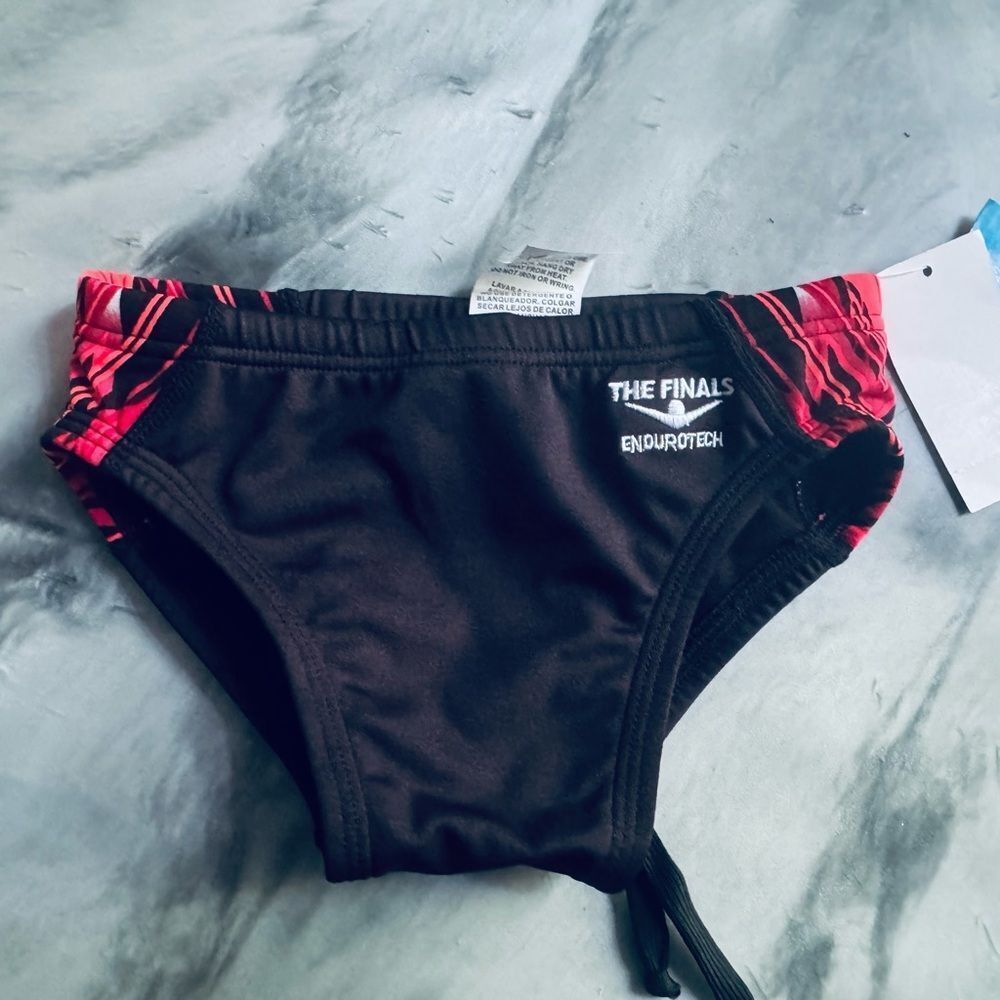 NWT New THE FINALS Endurotech Swim Briefs Hyperblast Racer Black Red Boys 6